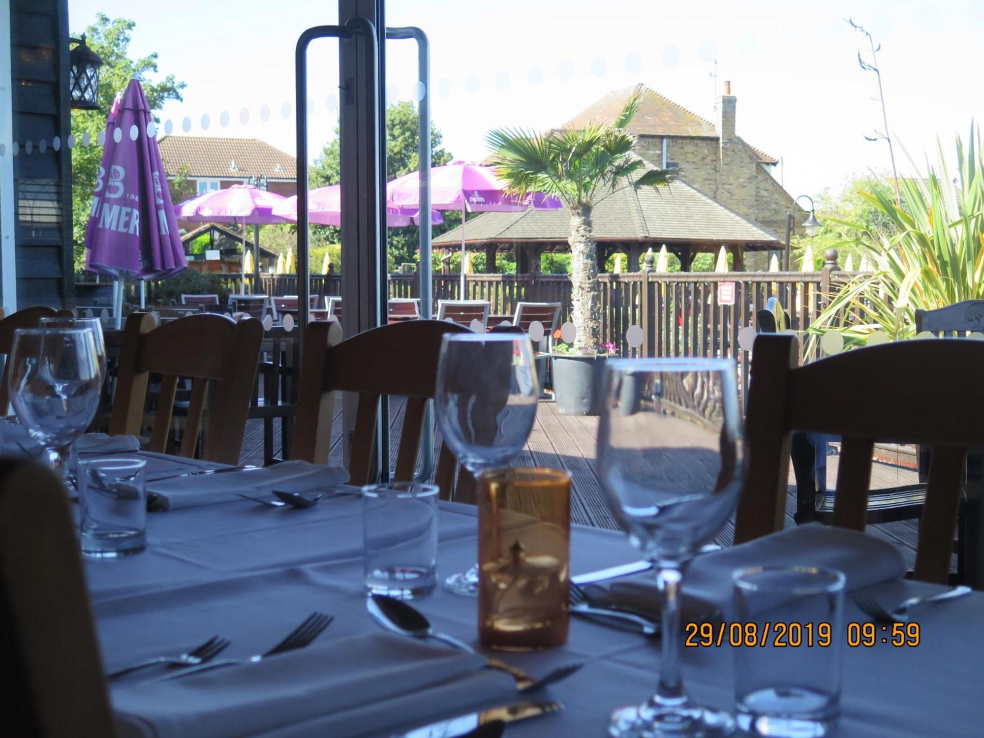 Oyster Fleet Hotel Canvey Island المظهر الخارجي الصورة